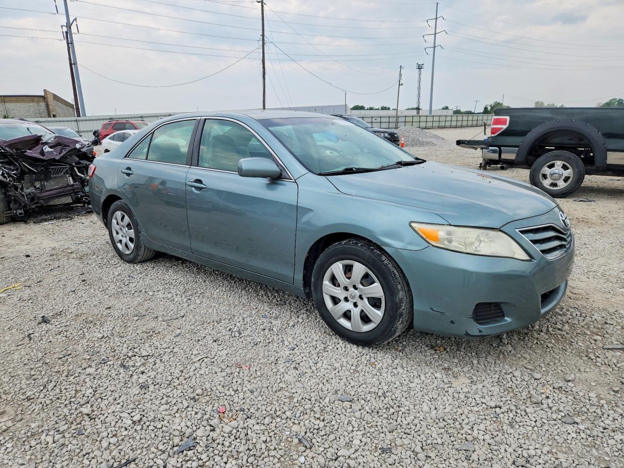 2011 Toyota Camry Le - Image 4