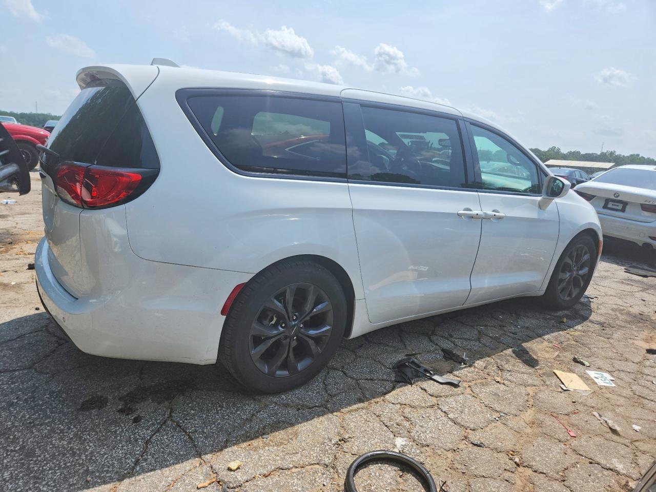 2018 Chrysler Pacifica Touring Plus - Фото 3