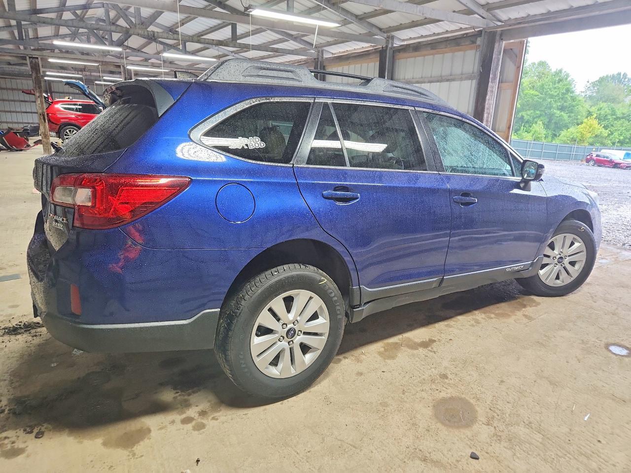 2017 Subaru Outback 2.5I Premium - Image 3