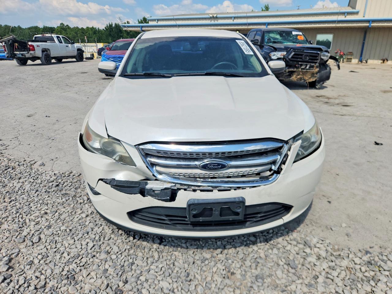 2010 Ford Taurus Sel - Image 5
