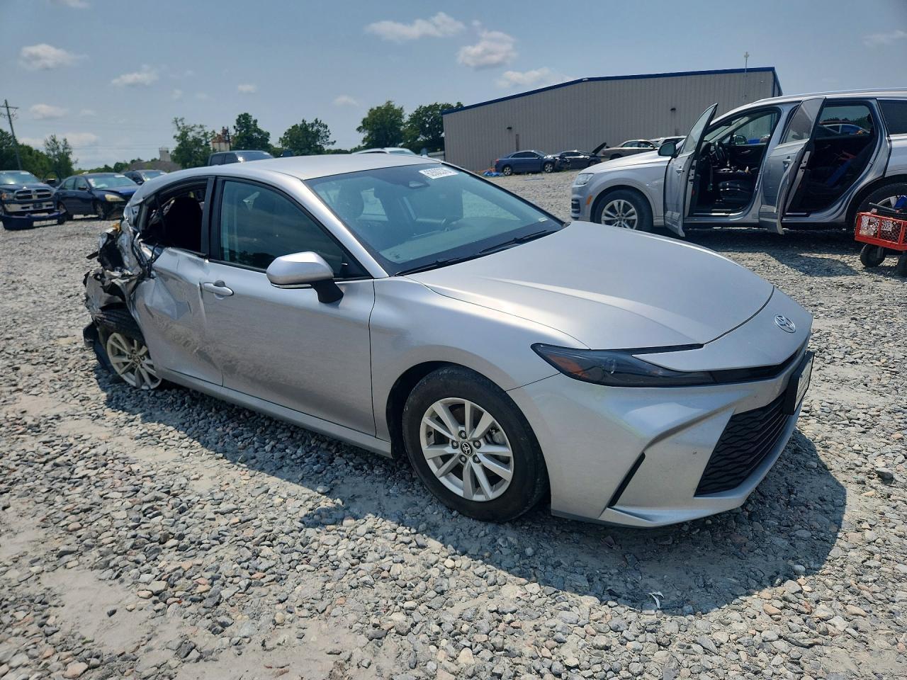 2025 Toyota Camry Le - Фото 4