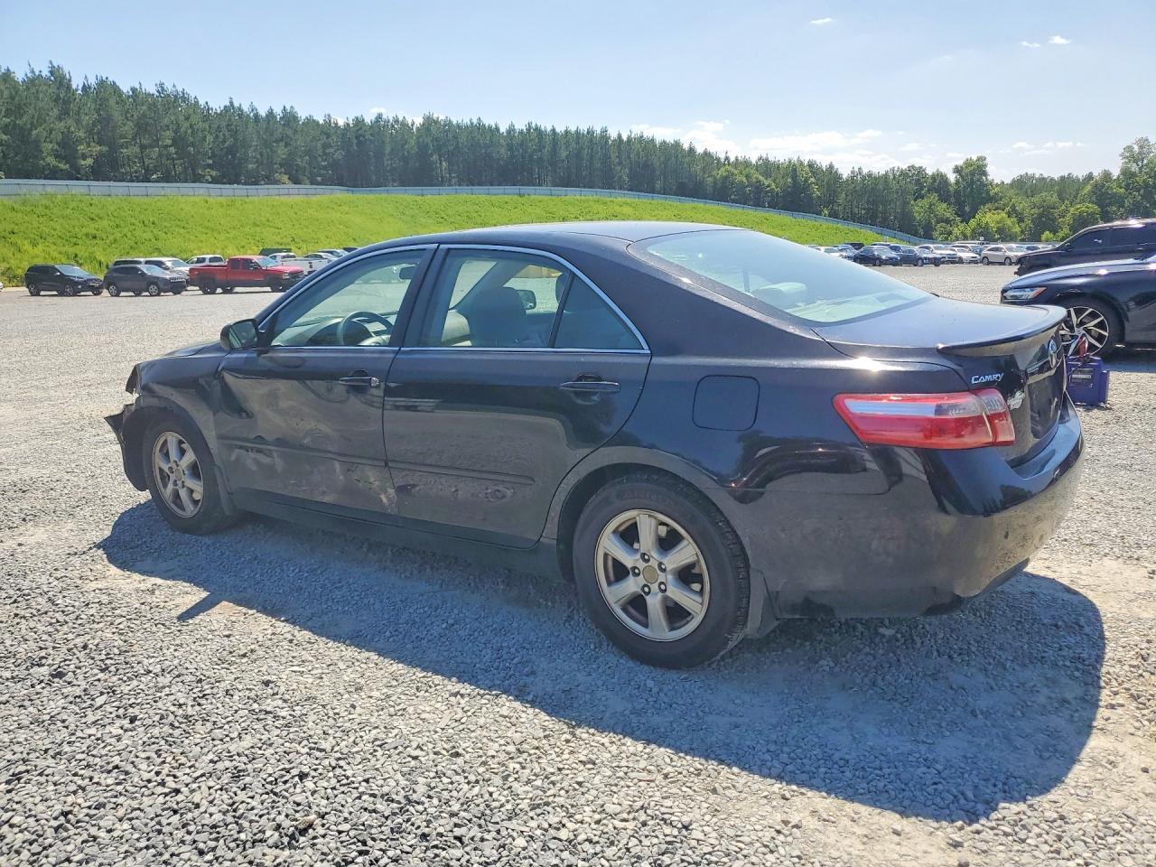 2009 Toyota Camry Le - Image 2