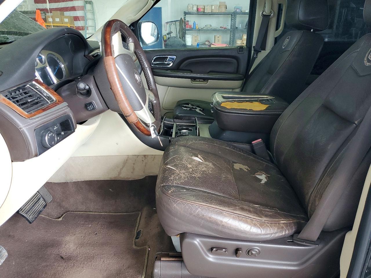 2011 Cadillac Escalade Esv Platinum - Image 7