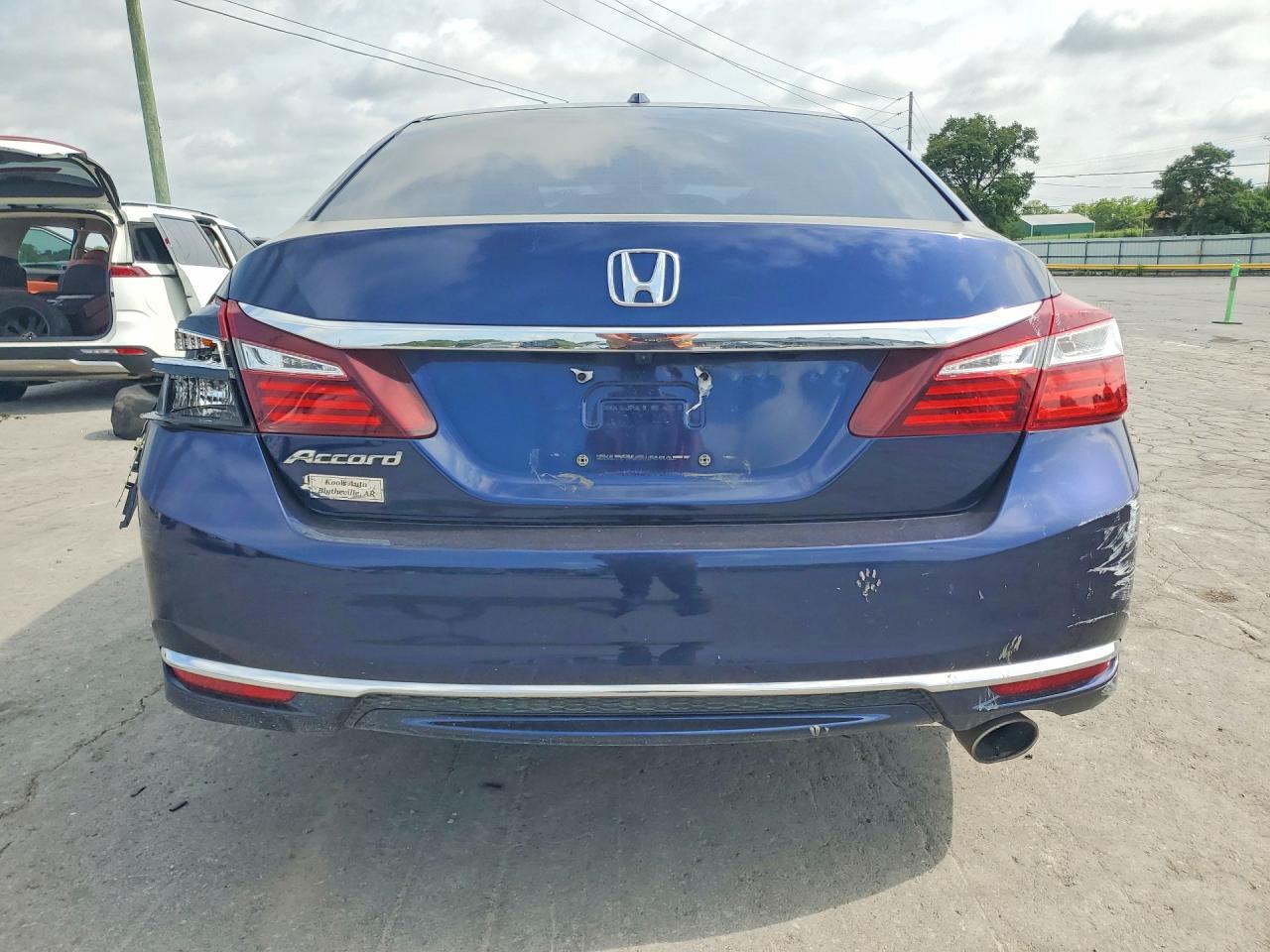 2017 Honda Accord - Image 6