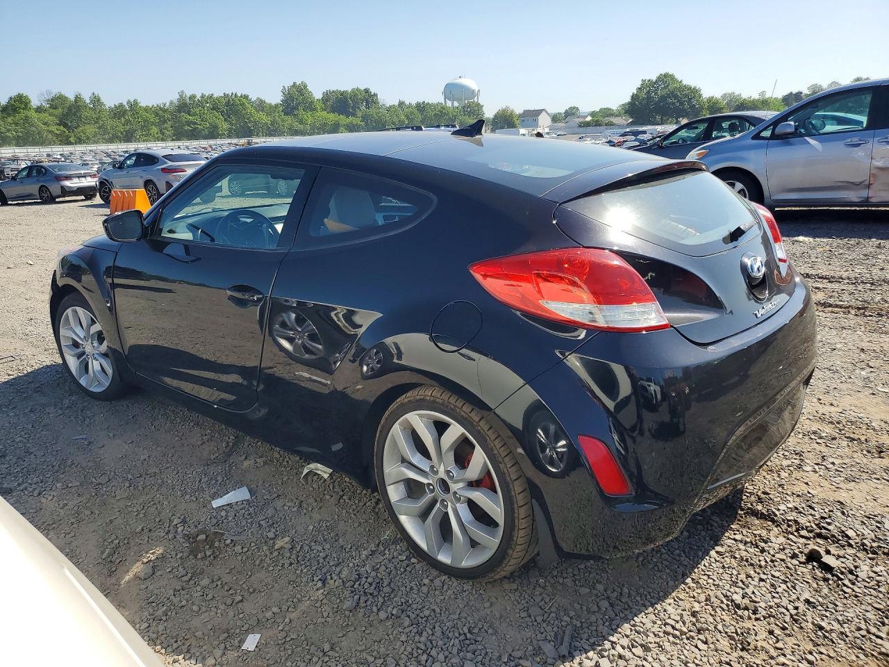 2013 Hyundai Veloster Base - Фото 2