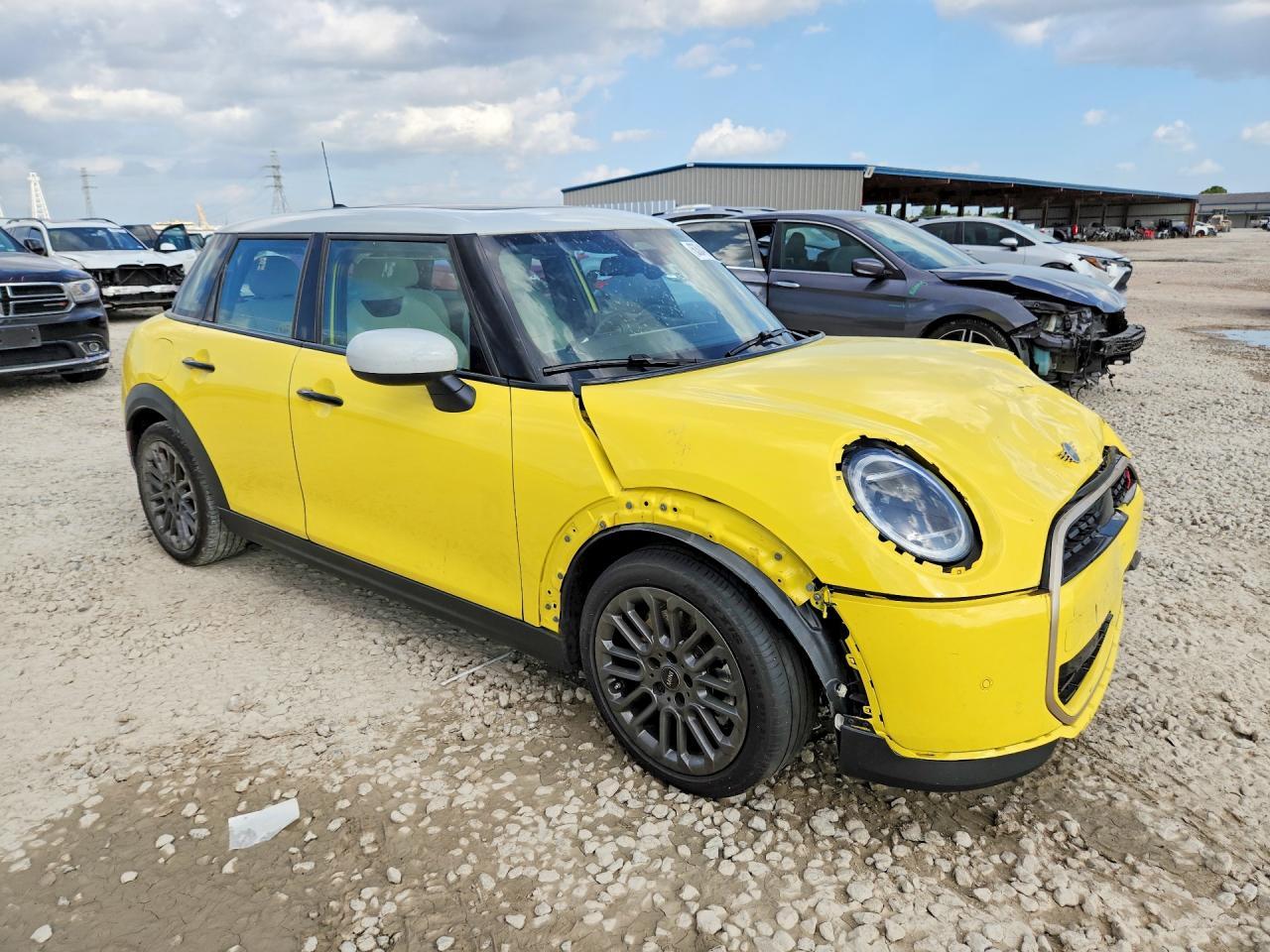2025 Mini Cooper S - Image 4