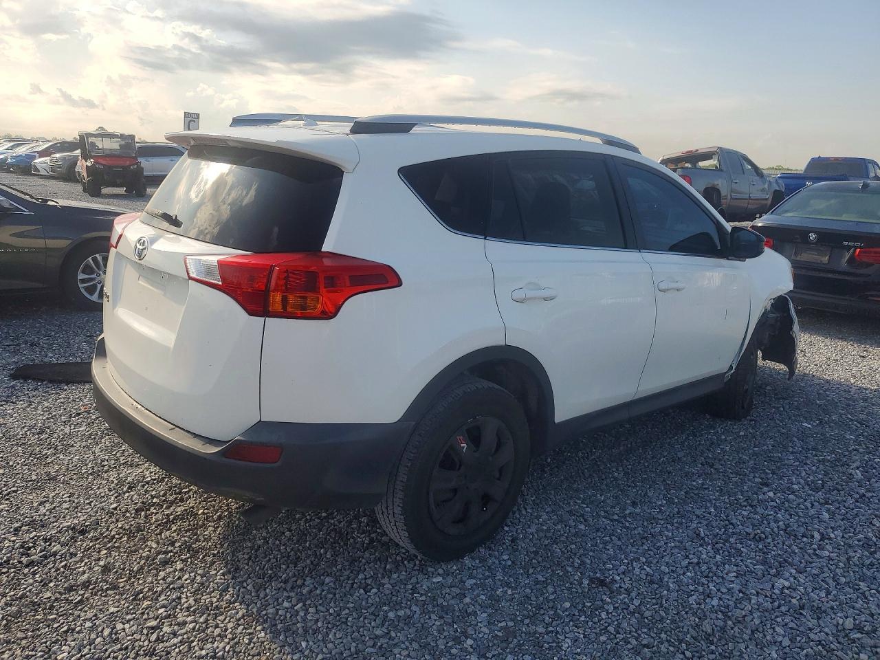 2013 Toyota Rav4 Le - Image 3