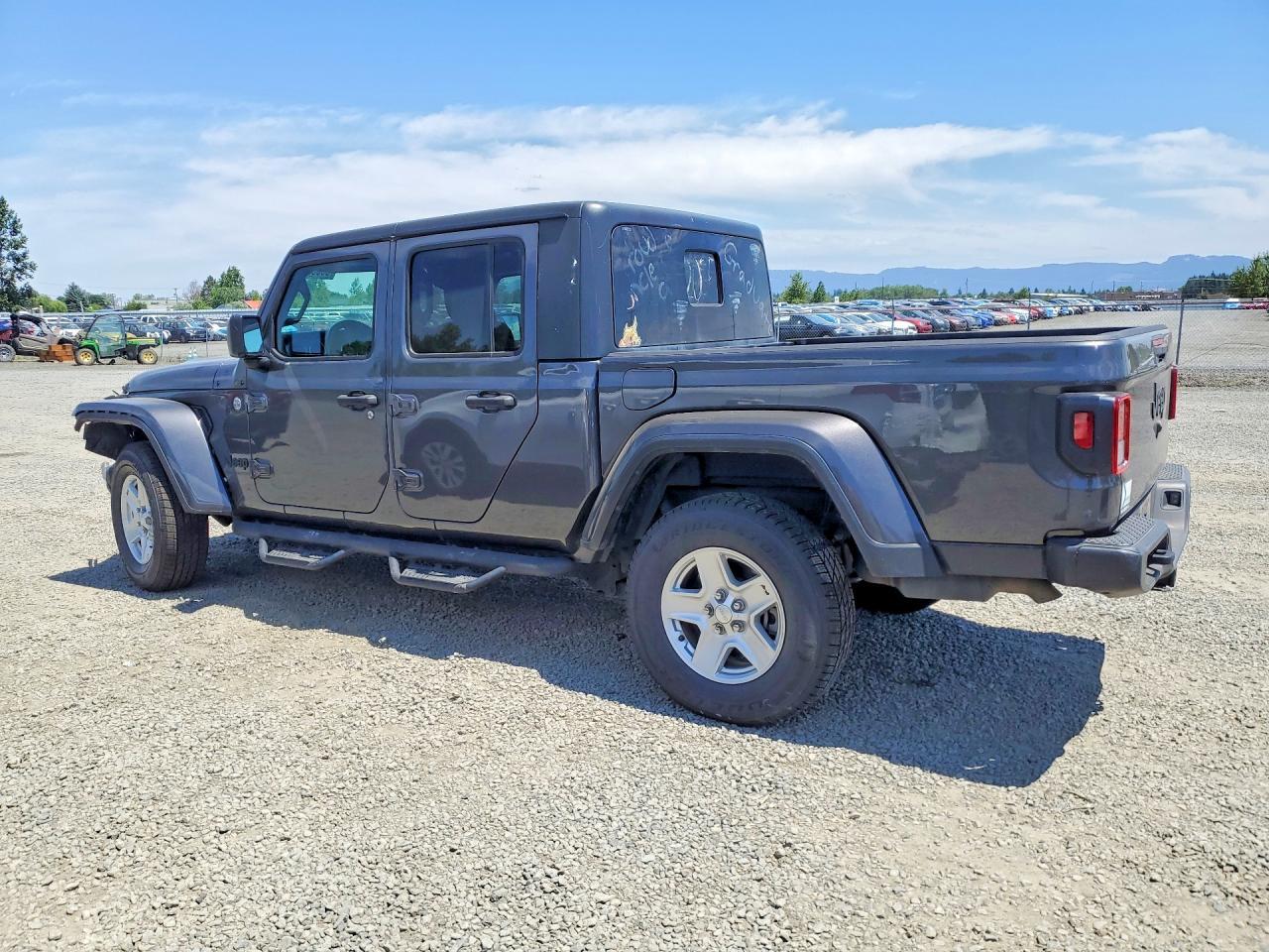 2020 Jeep Gladiator Sport - Фото 2