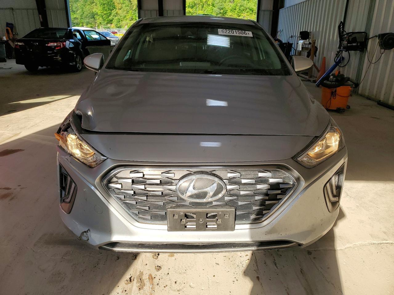 2021 Hyundai Ioniq Se - Фото 5