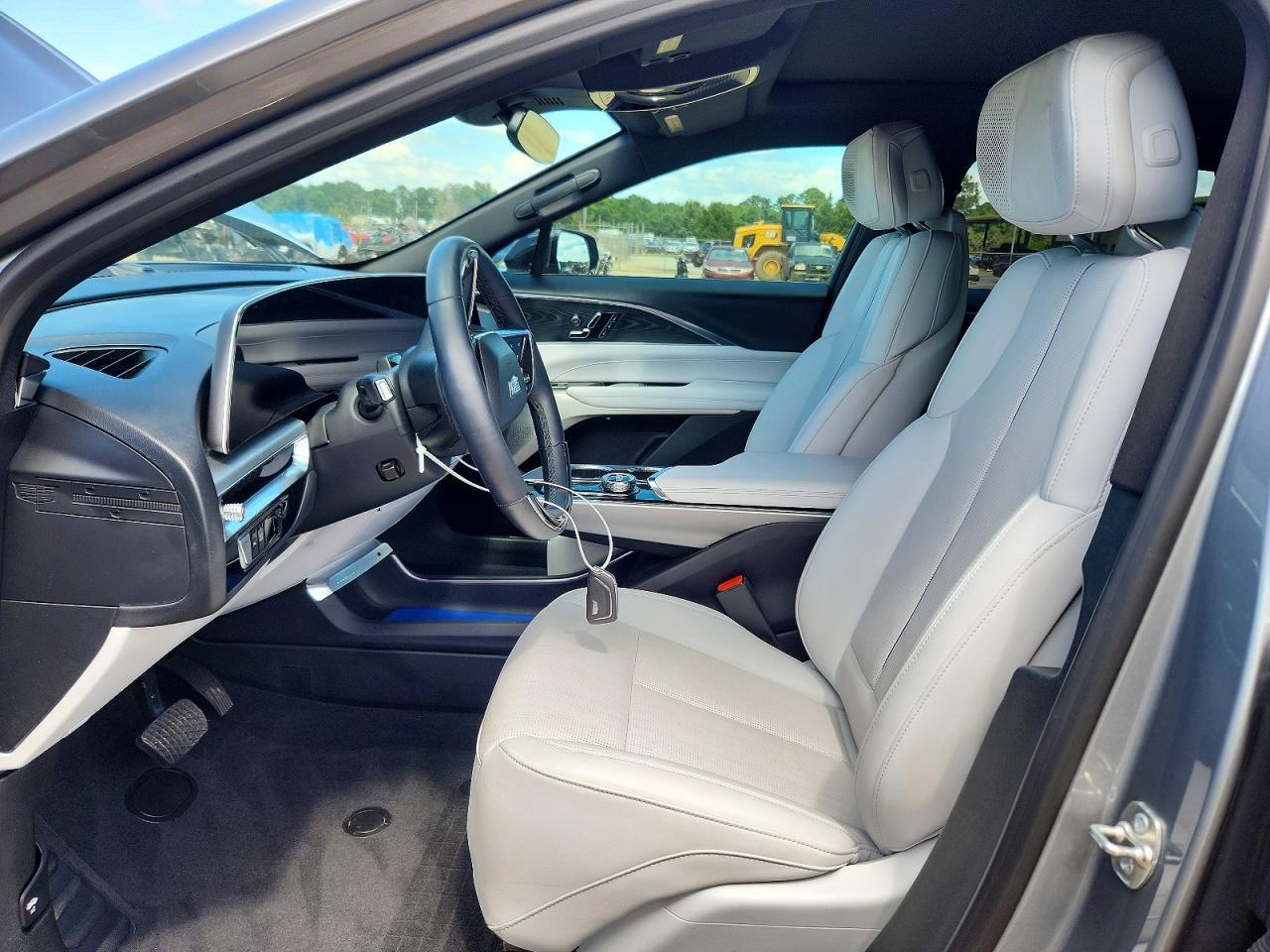 2024 Cadillac Lyriq Luxury - Image 7