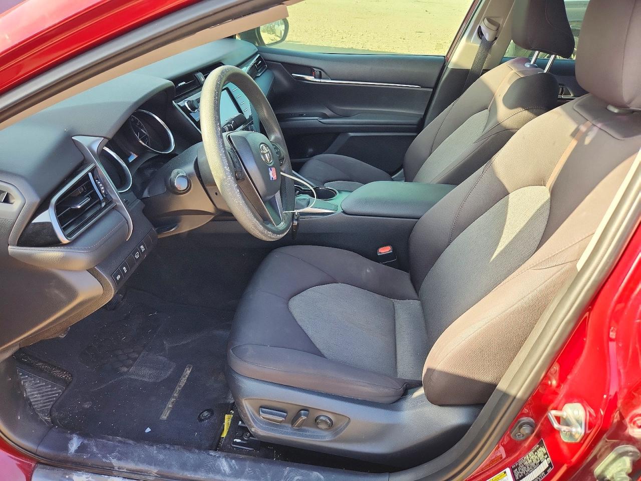 2020 Toyota Camry Le - Фото 7