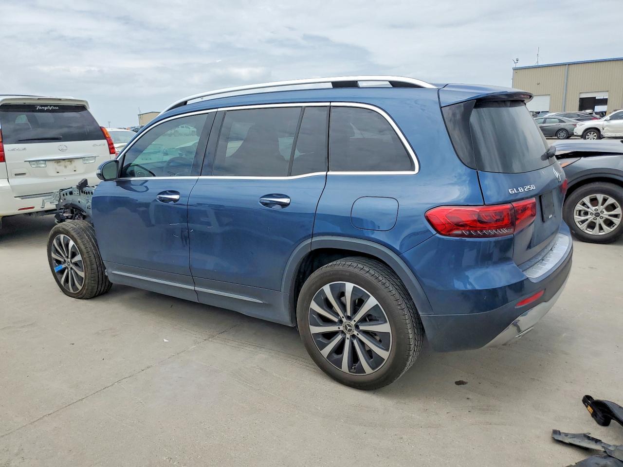 2023 Mercedes-Benz Glb 250 - Фото 2