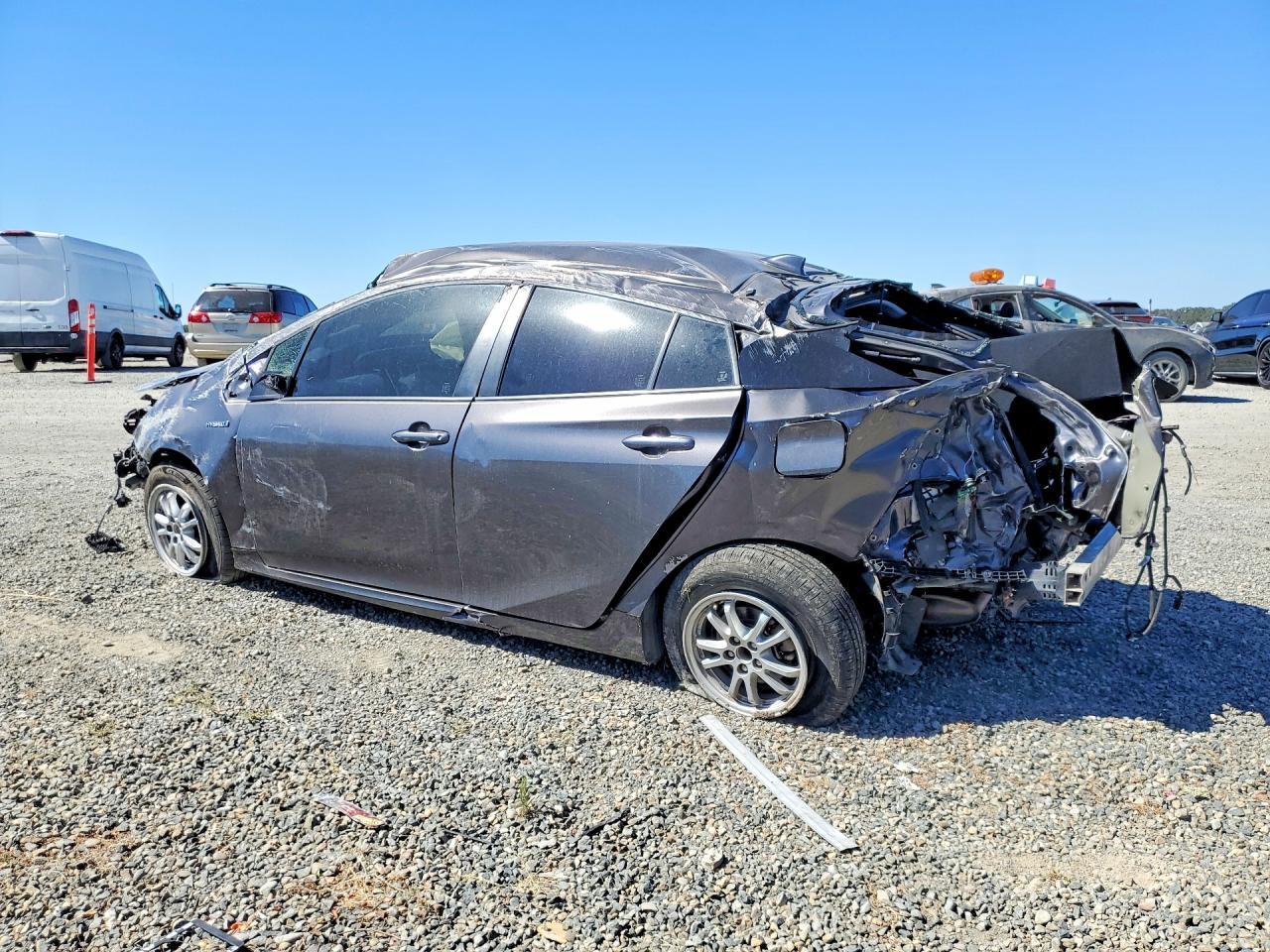 2017 Toyo Prius - Фото 2