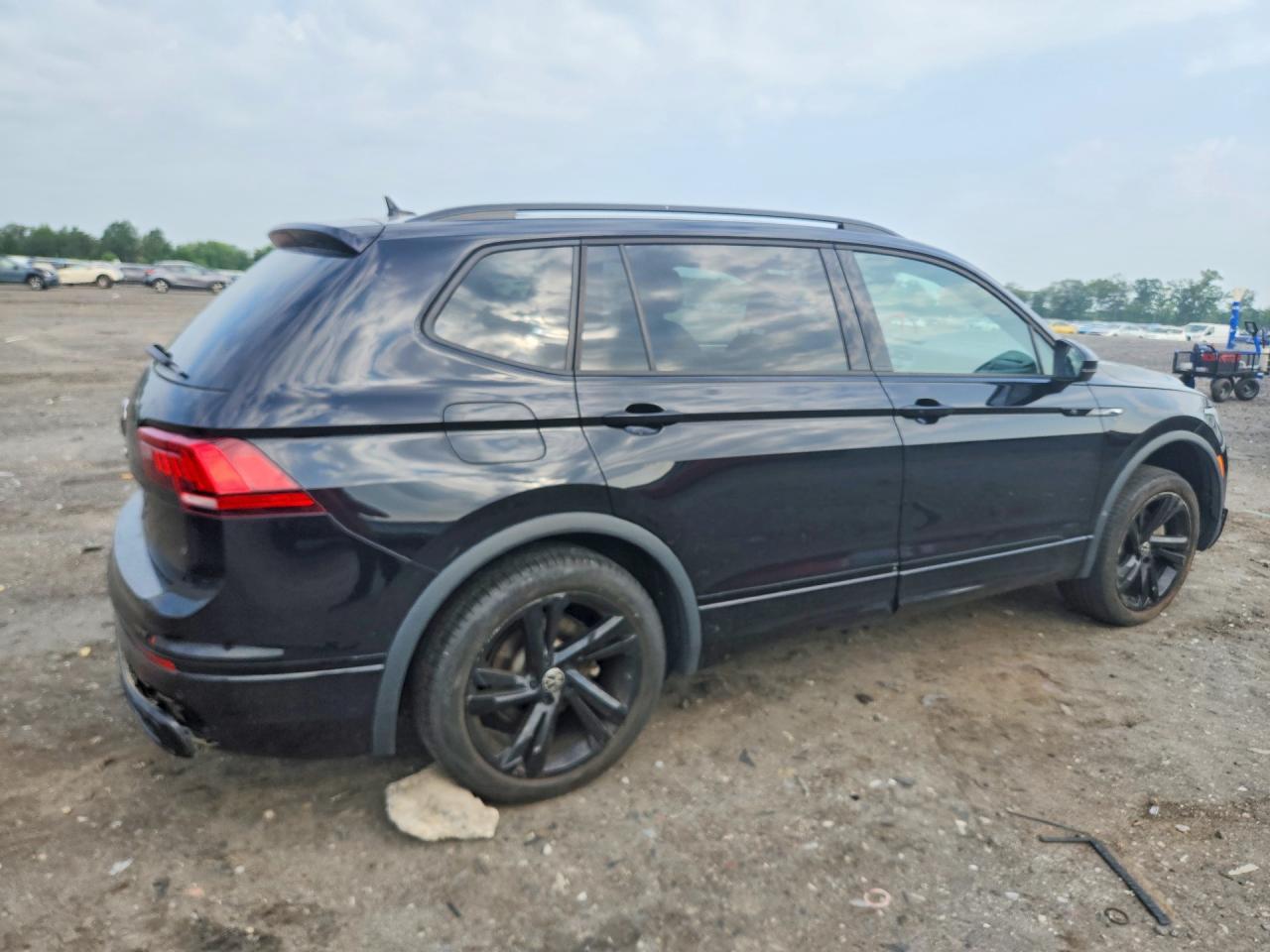 2023 Volkswagen Tiguan Se R-Line Black - Фото 3