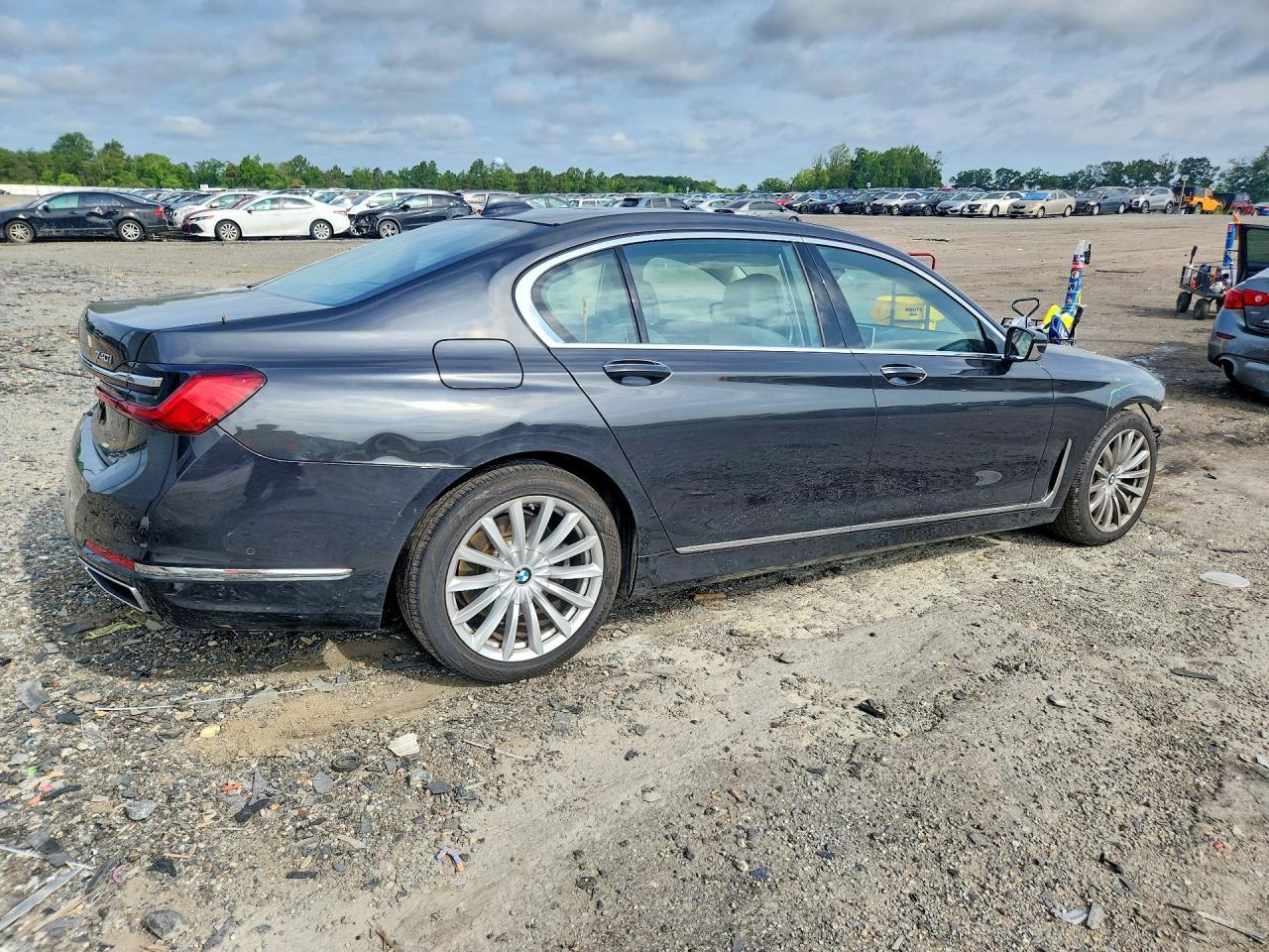 2021 BMW 740 Xi - Фото 3