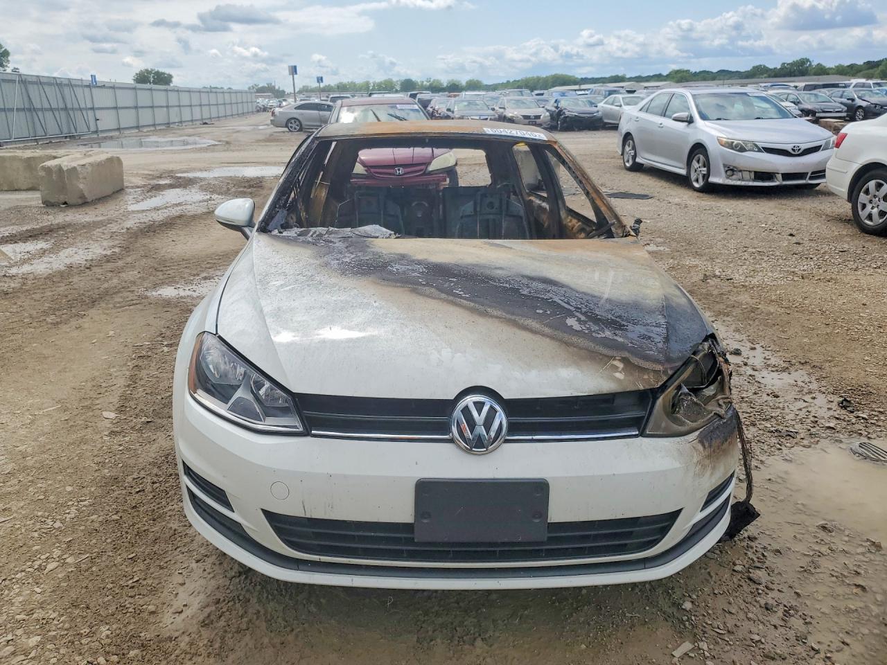 2015 Volkswagen Golf S - Image 5