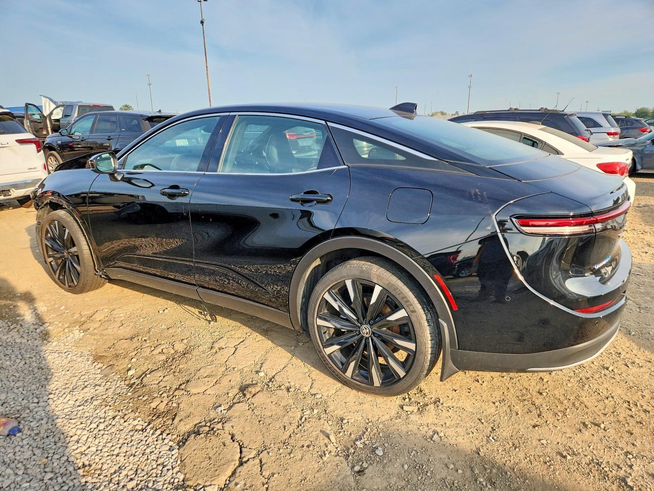 2024 Toyota Crown Platinum - Фото 2