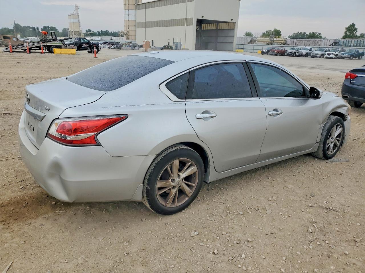 2015 Nissan Altima 2.5 Sv - Image 3