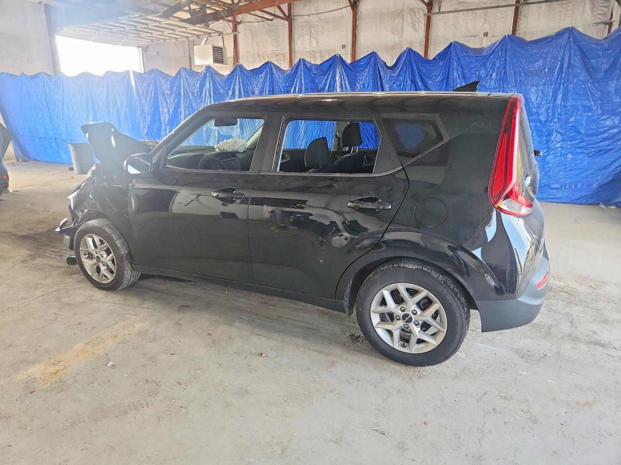 2022 Kia Soul Lx - Image 2