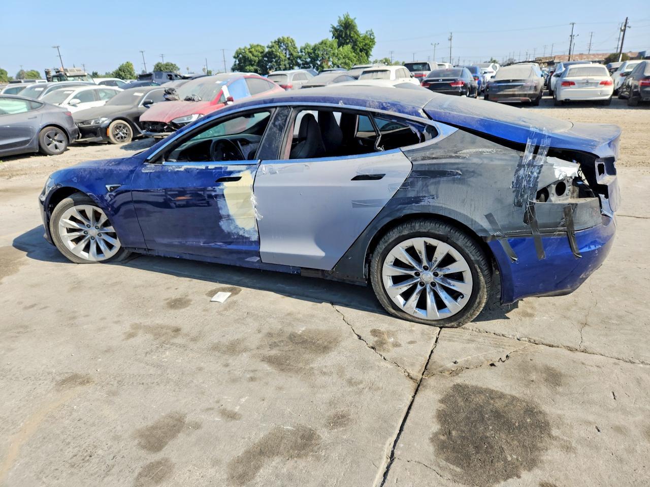 2020 Tesla Model S - Image 2
