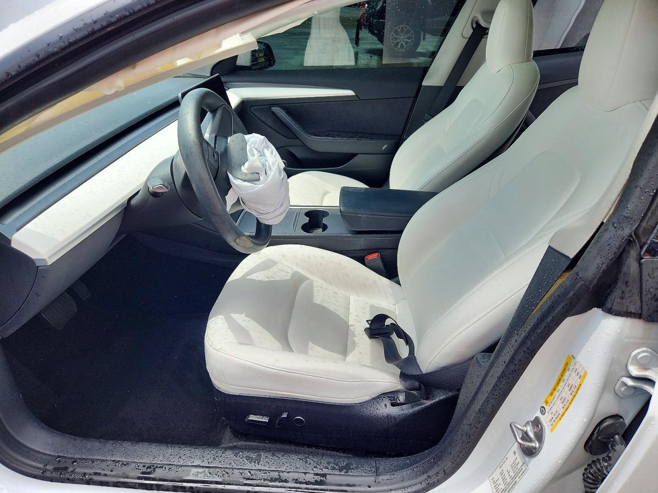 2023 Tesla Model 3 - Image 7