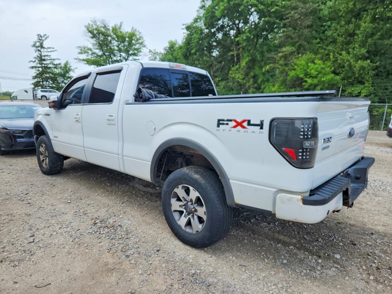 2011 Ford F150 Supercrew - Фото 2