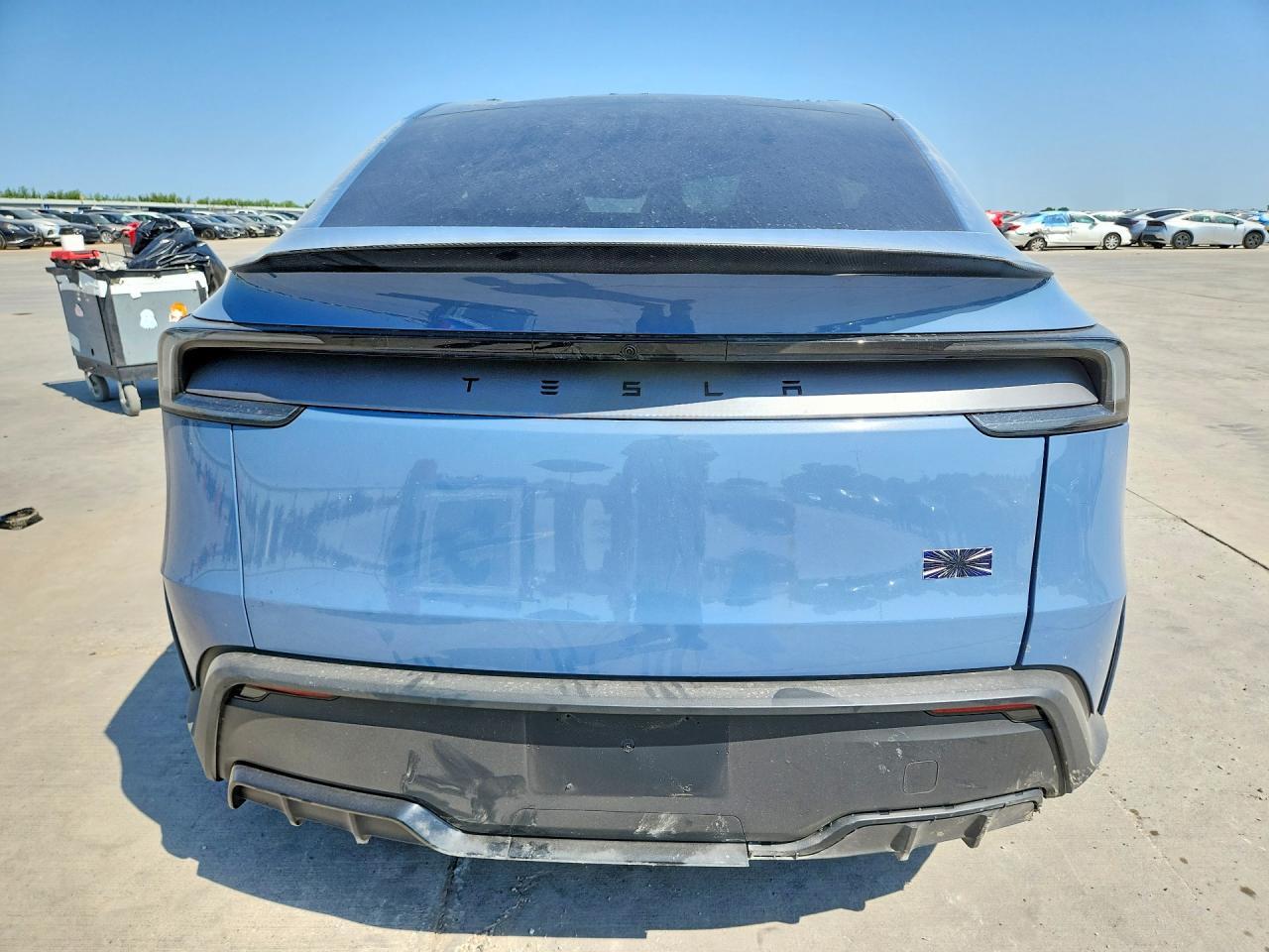 2026 Tesla Model Y - Фото 6
