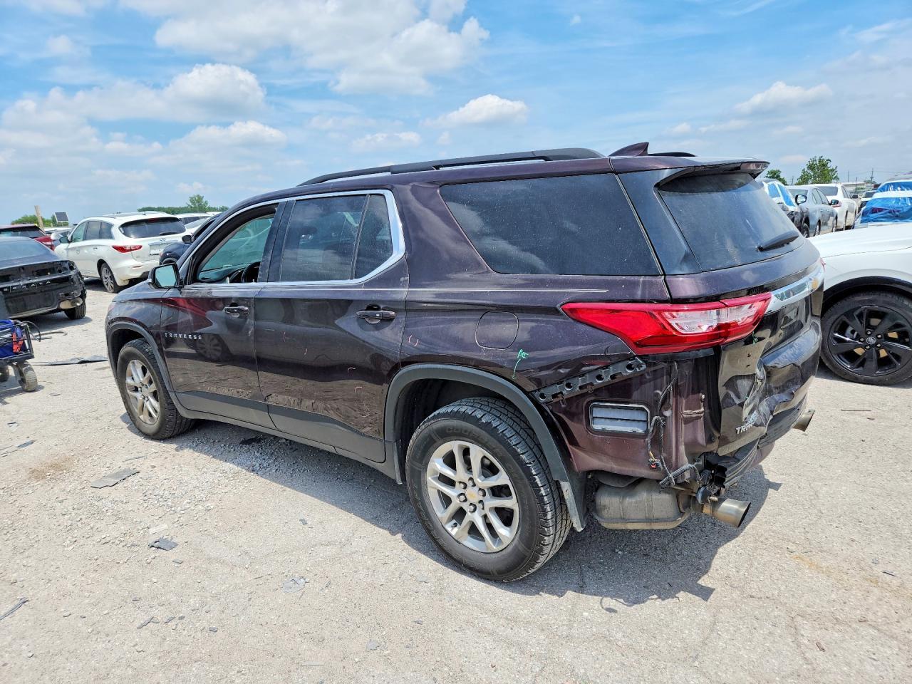 2020 Chevrolet Traverse Lt - Фото 2