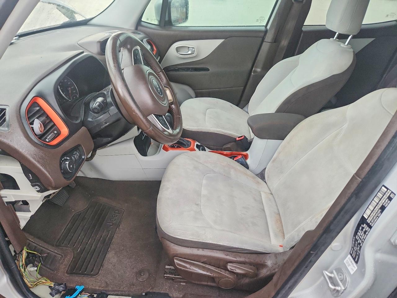 2016 Jeep Renegade Latitude - Image 7