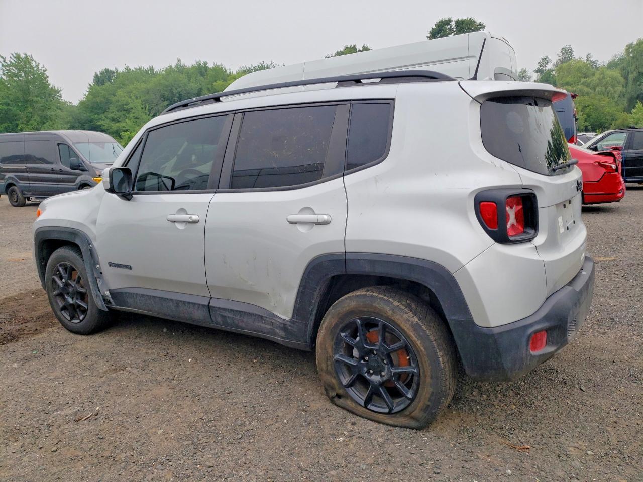 2020 Jeep Renegade Latitude - Фото 2