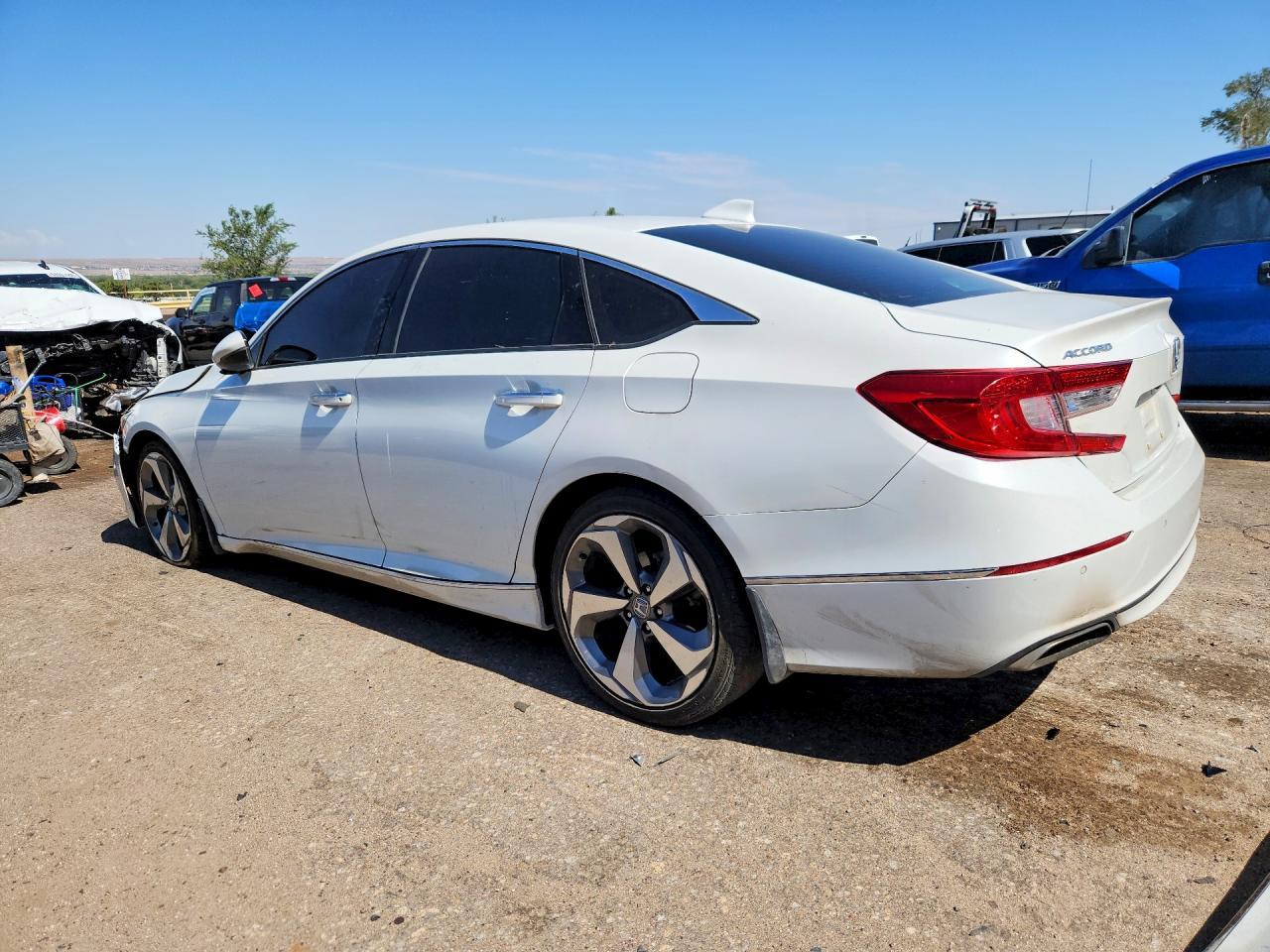 2018 Honda Accord Touring - Image 2