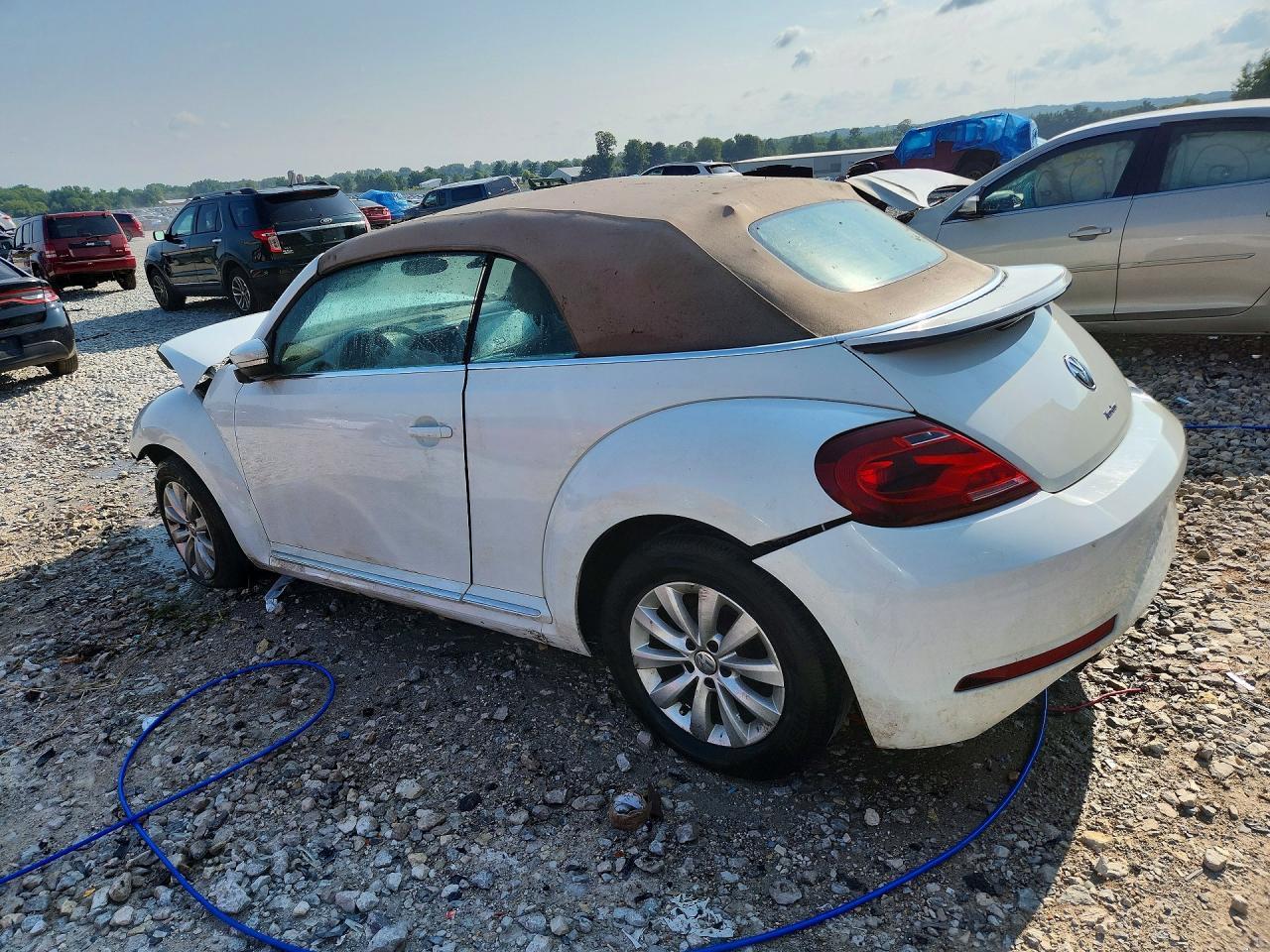 2019 Volkswagen Beetle S - Image 2