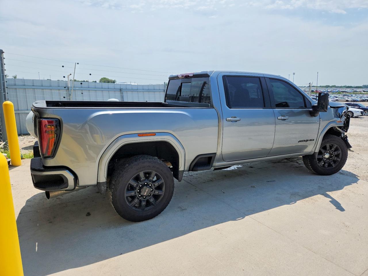 2024 GMC Sierra K2500 At4 - Image 3
