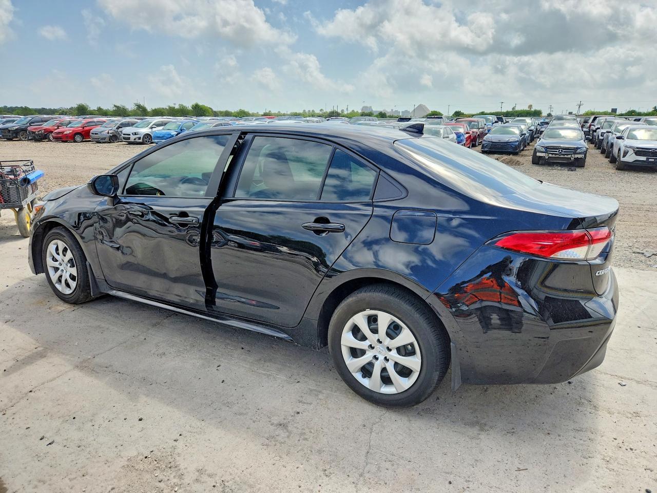 2026 Toyota Corolla Le - Фото 2