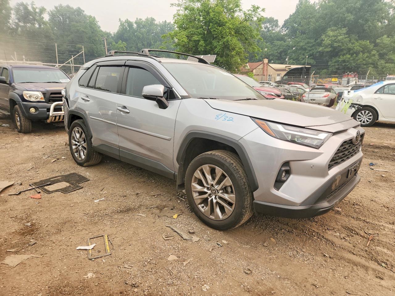 2023 Toyota Rav4 Xle Premium - Фото 4