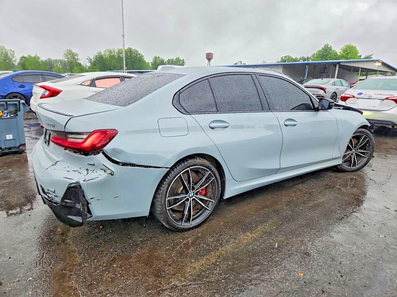 2024 BMW 330Xi - Фото 3