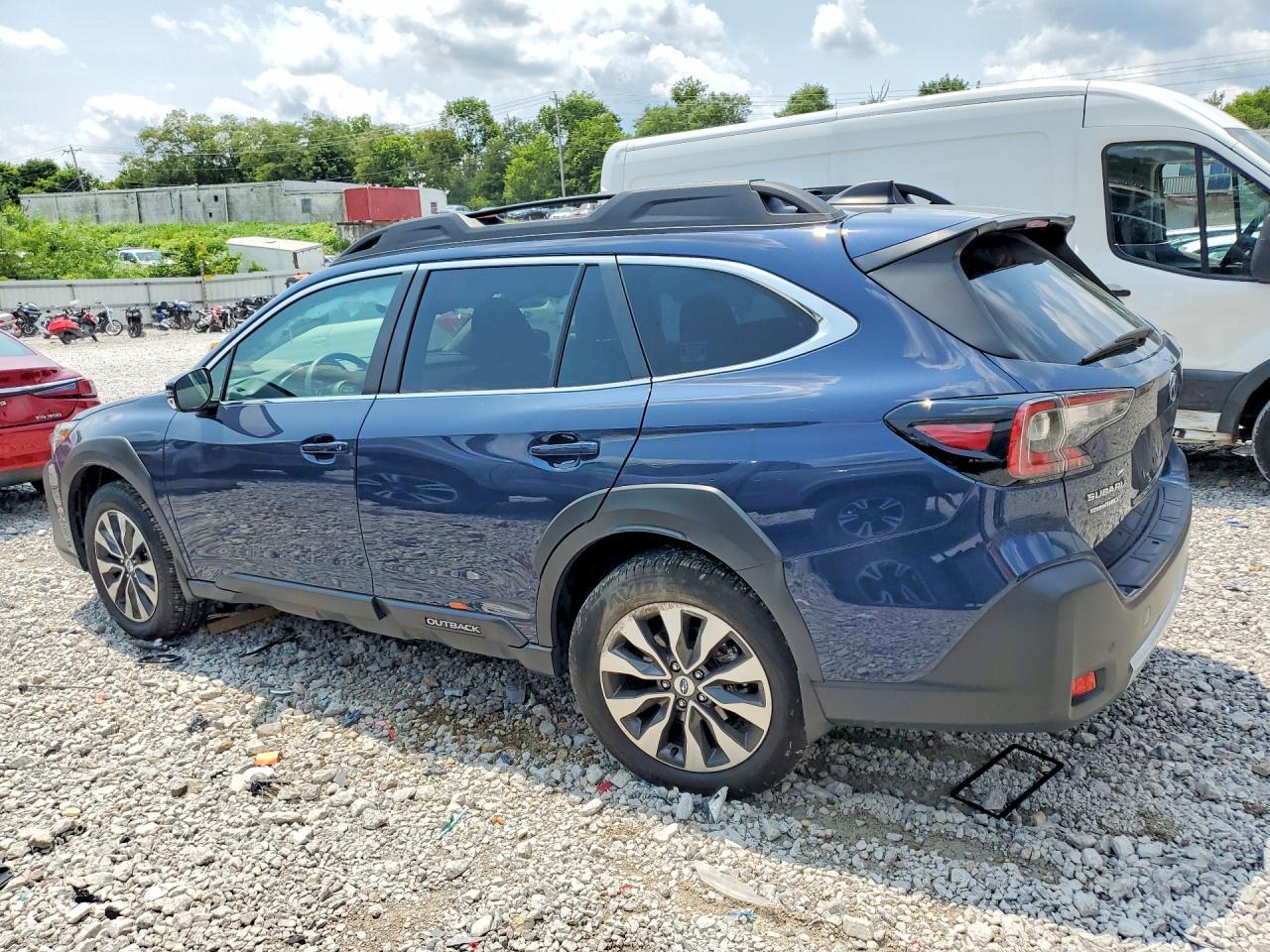 2025 Subaru Outback Limited - Фото 2