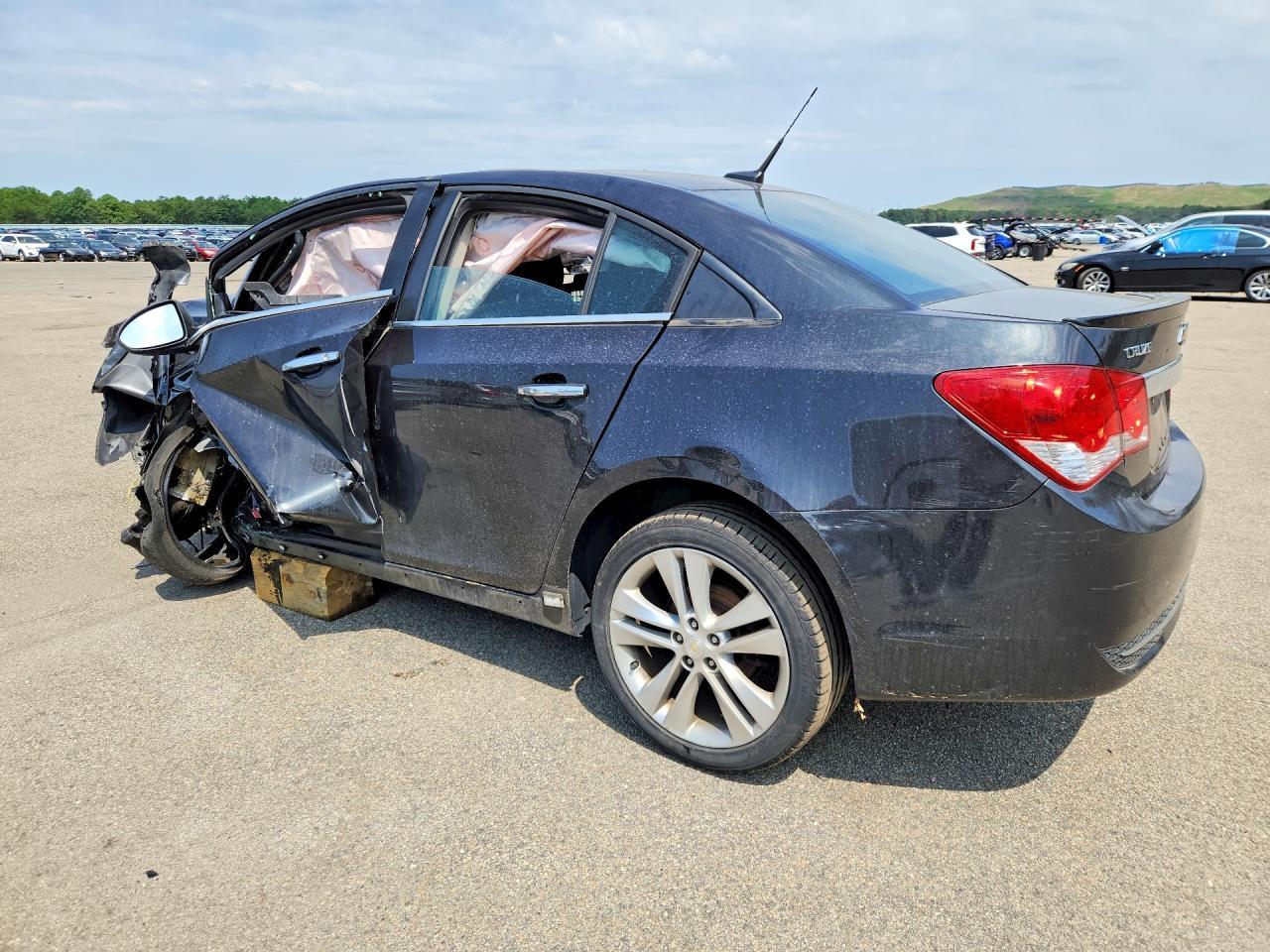 2014 Chevrolet Cruze Ltz - Image 2