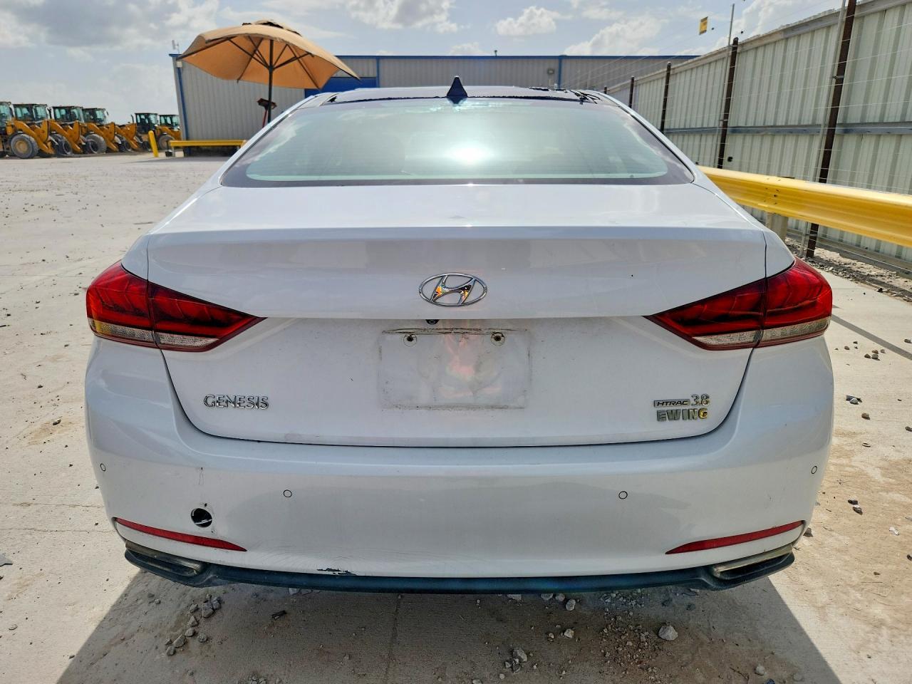 2015 Hyundai Genesis 3.8L - Фото 6