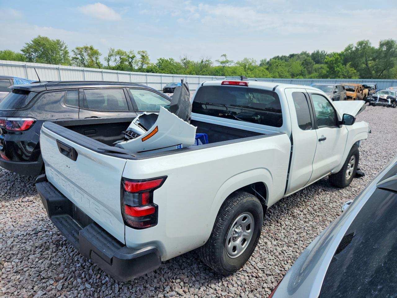 2024 Nissan Frontier S - Image 3