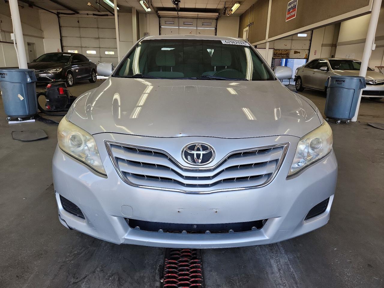 2011 Toyota Camry Le - Image 5