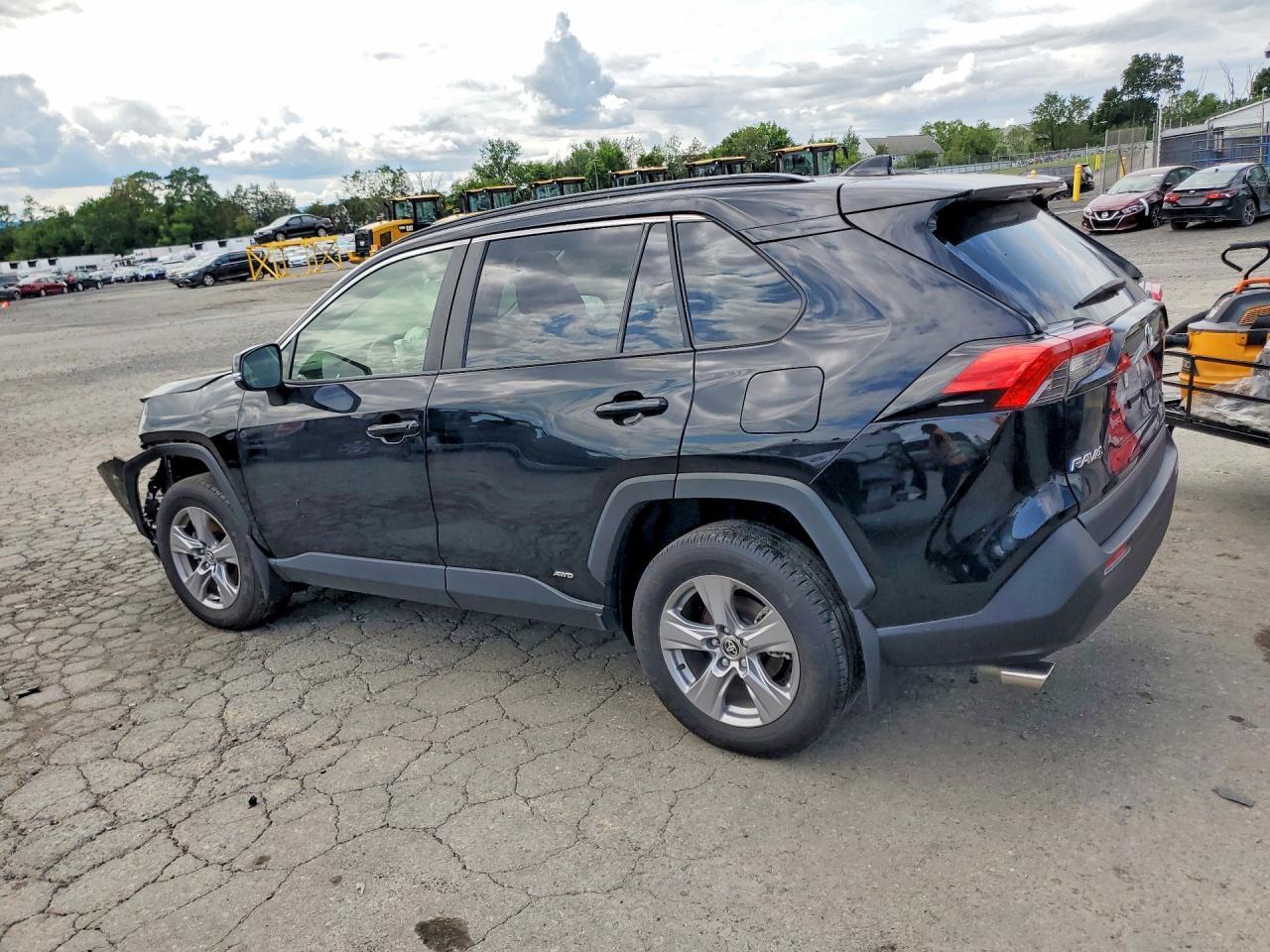 2025 Toyota Rav4 Xle - Фото 2