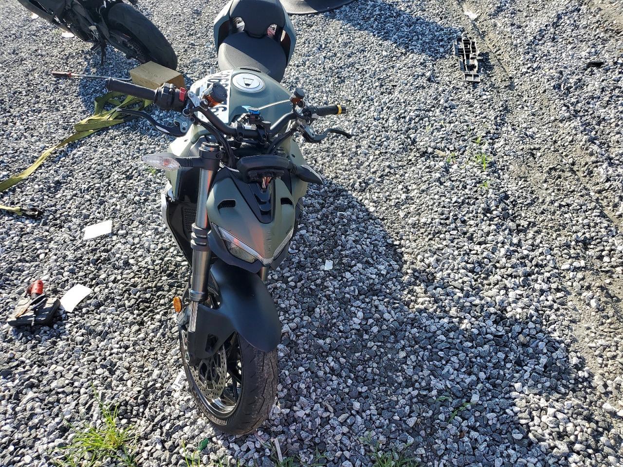 2024 Ducati Streetfighter V2 - Image 5