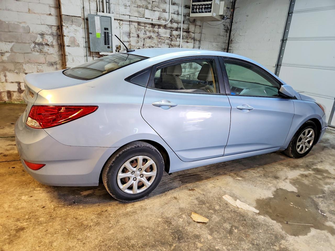 2014 Hyundai Accent Gls - Фото 3