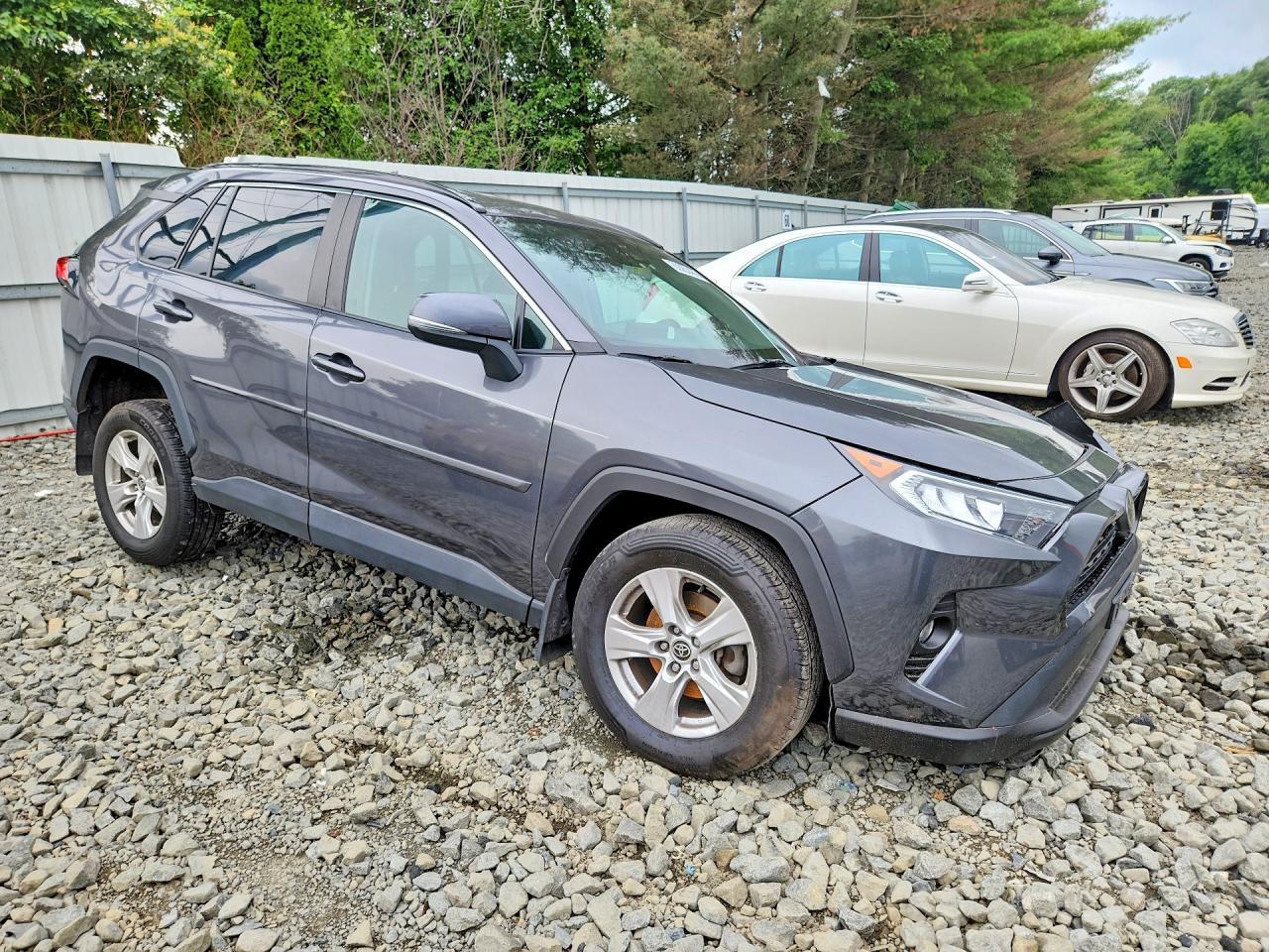 2021 Toyota Rav4 Xle - Image 4