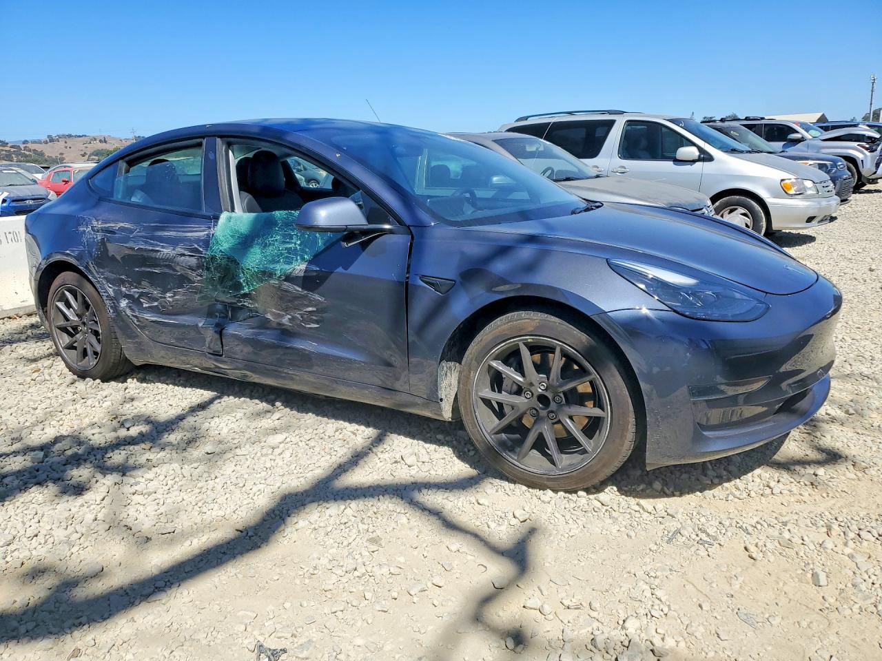 2023 Tesla Model 3 - Фото 4