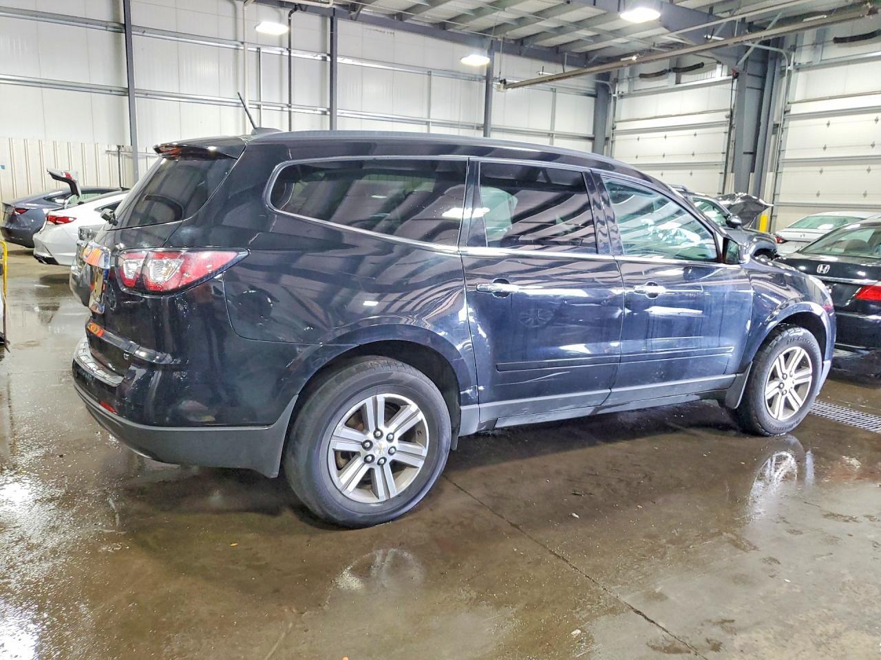 2017 Chevrolet Traverse Lt - Image 3
