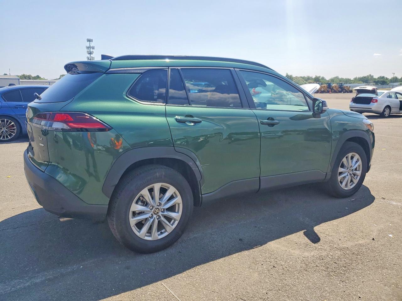 2026 Toyota Corolla Cross Le - Image 3