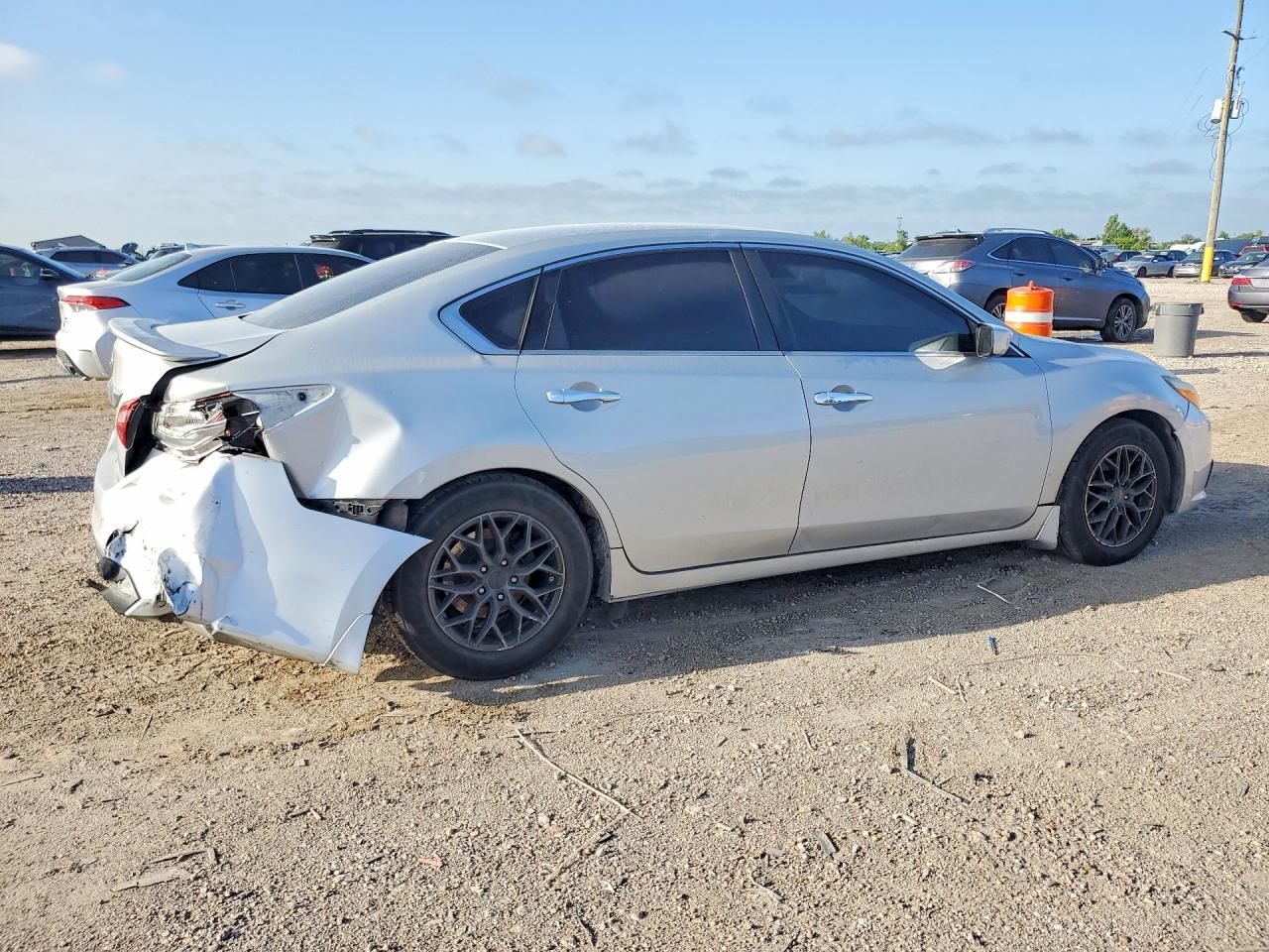 2017 Nissan Altima 2.5 S - Фото 3