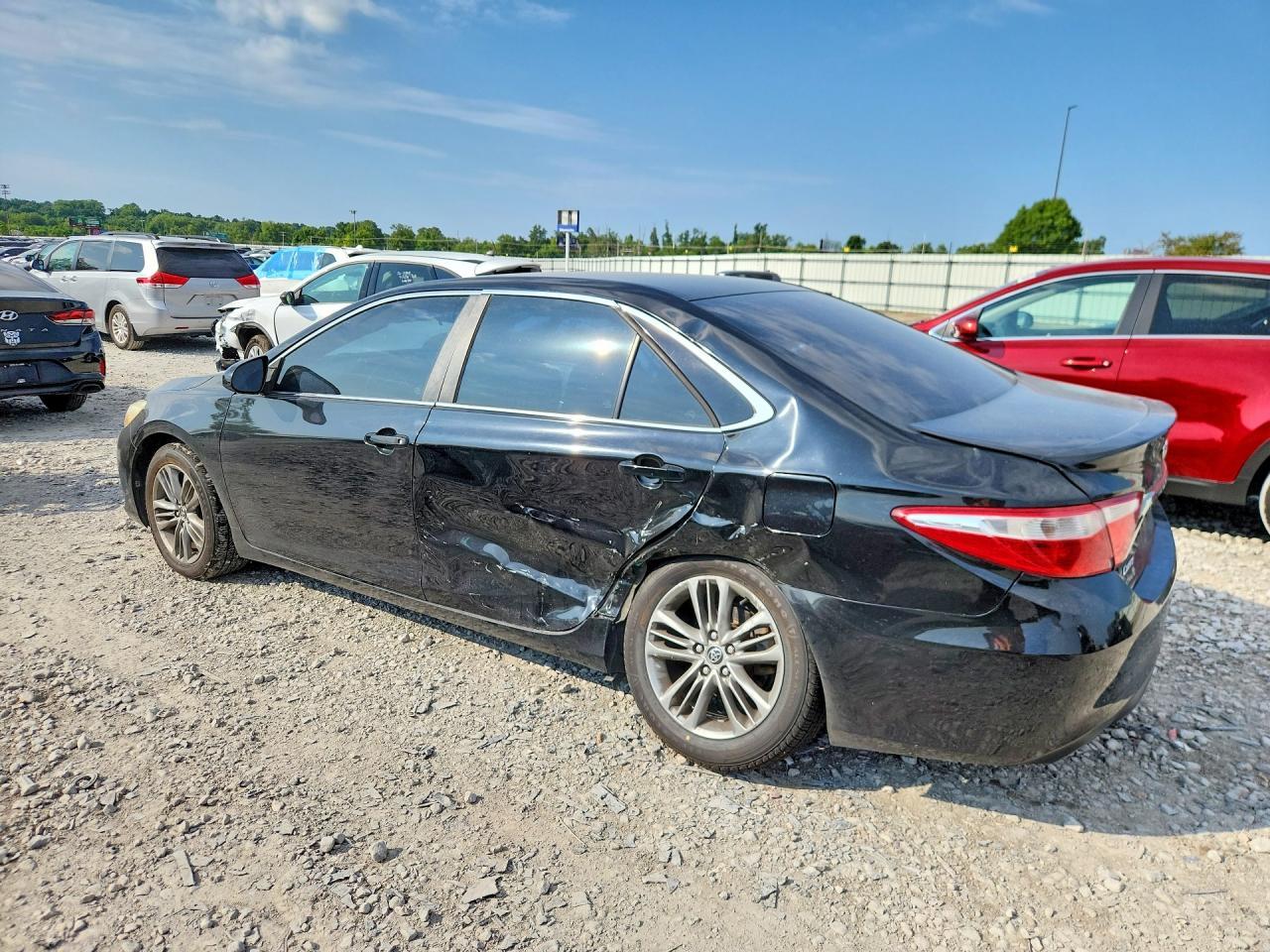 2015 Toyota Camry Se - Image 2